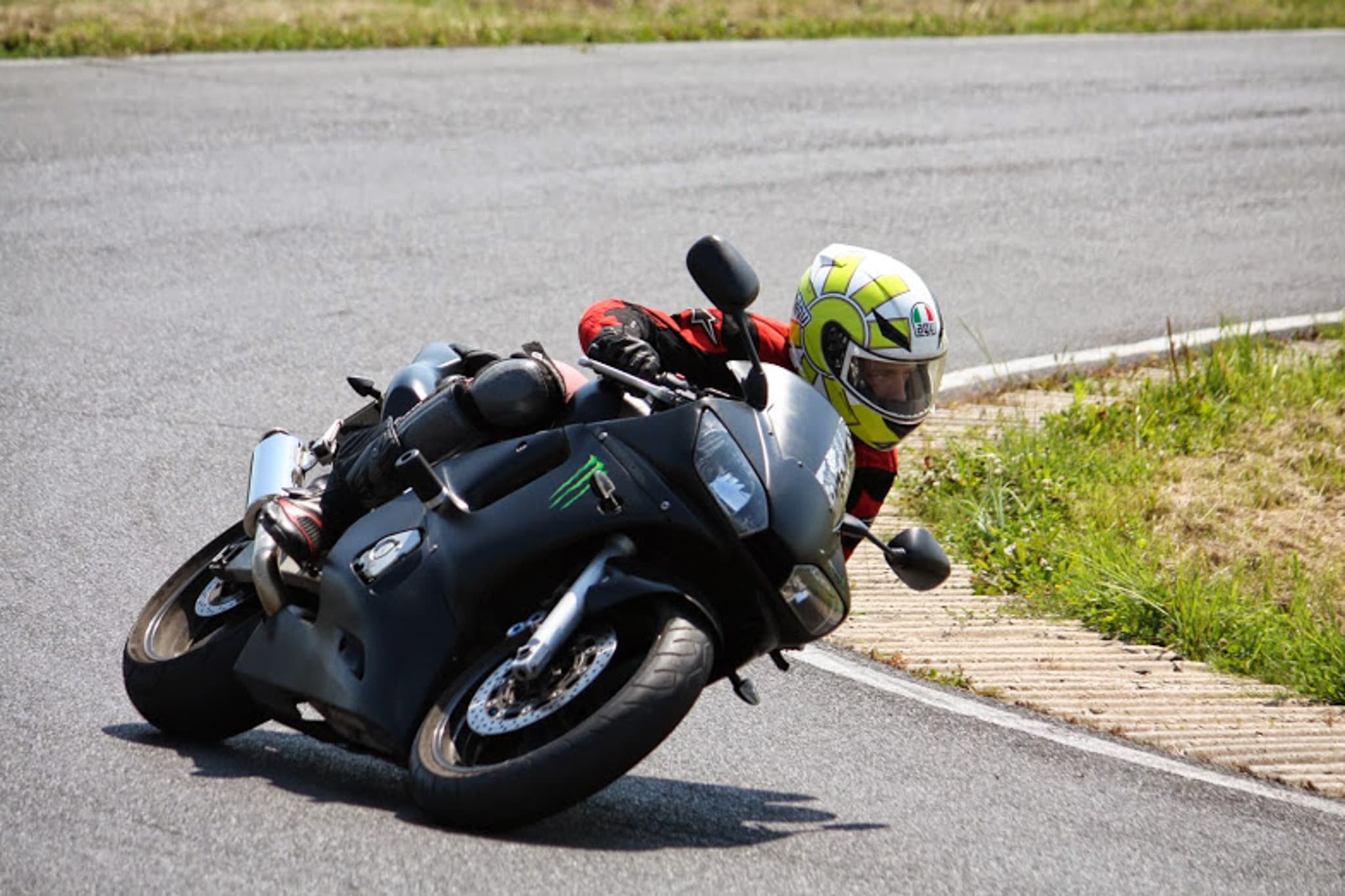 Yamaha R6